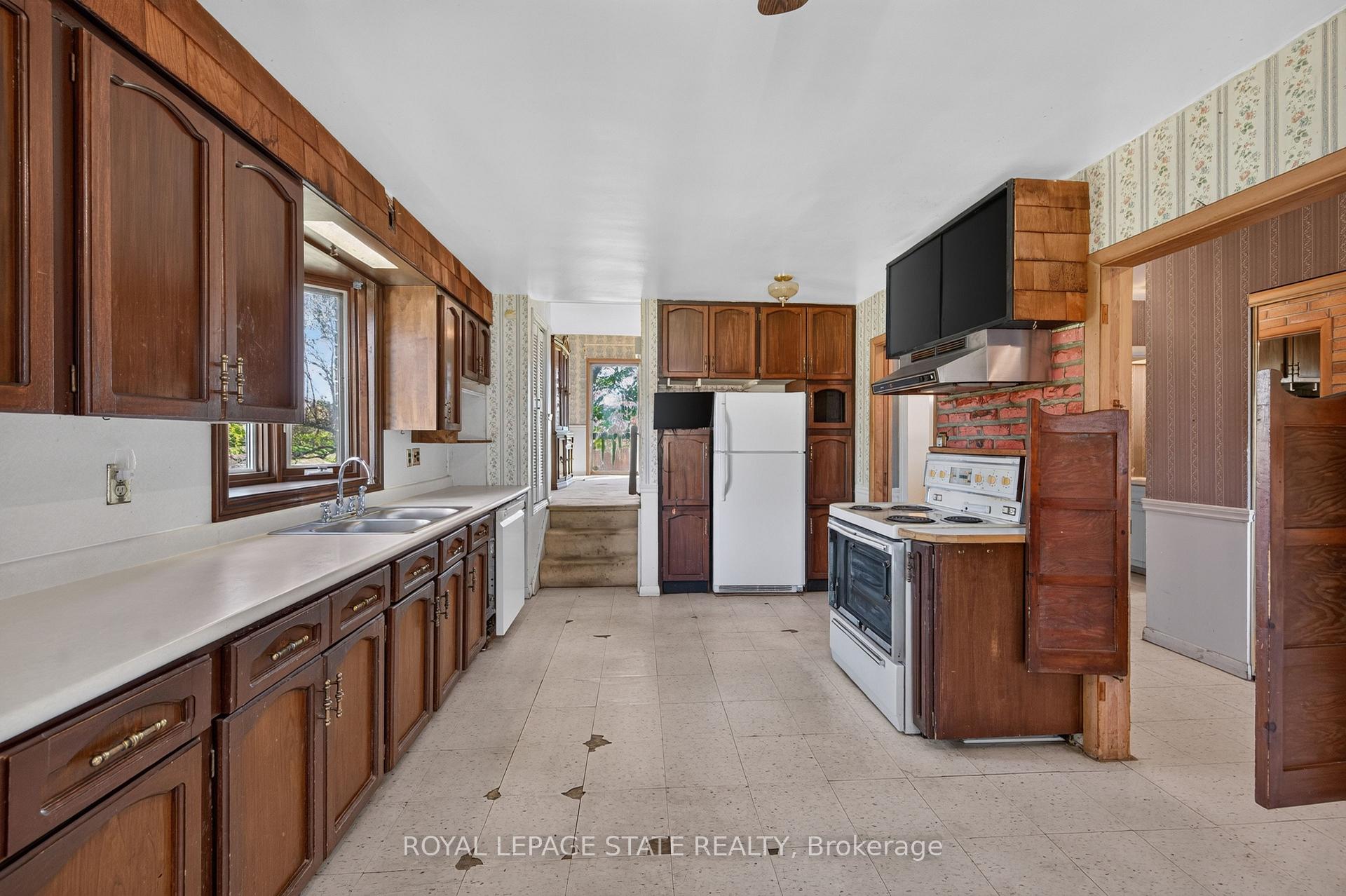Photo 10 of 1619 Snake Road, Burlington, Grindstone — HOMEH