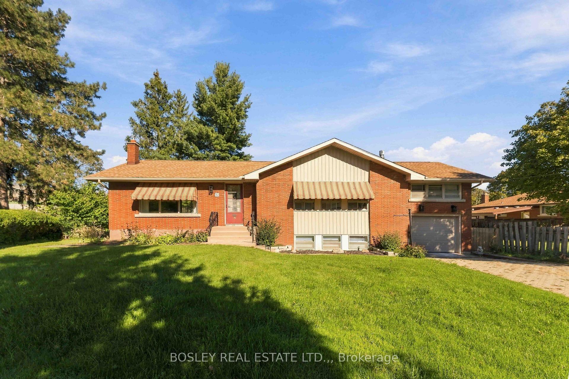 Photo 2 of 12 Glenhurst Circle, St. Catharines, Oakdale — HOMEH