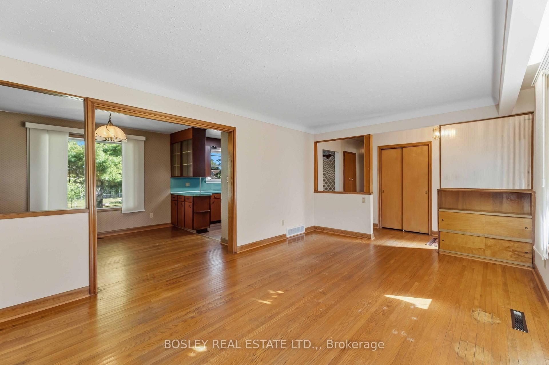Photo 6 of 12 Glenhurst Circle, St. Catharines, Oakdale — HOMEH