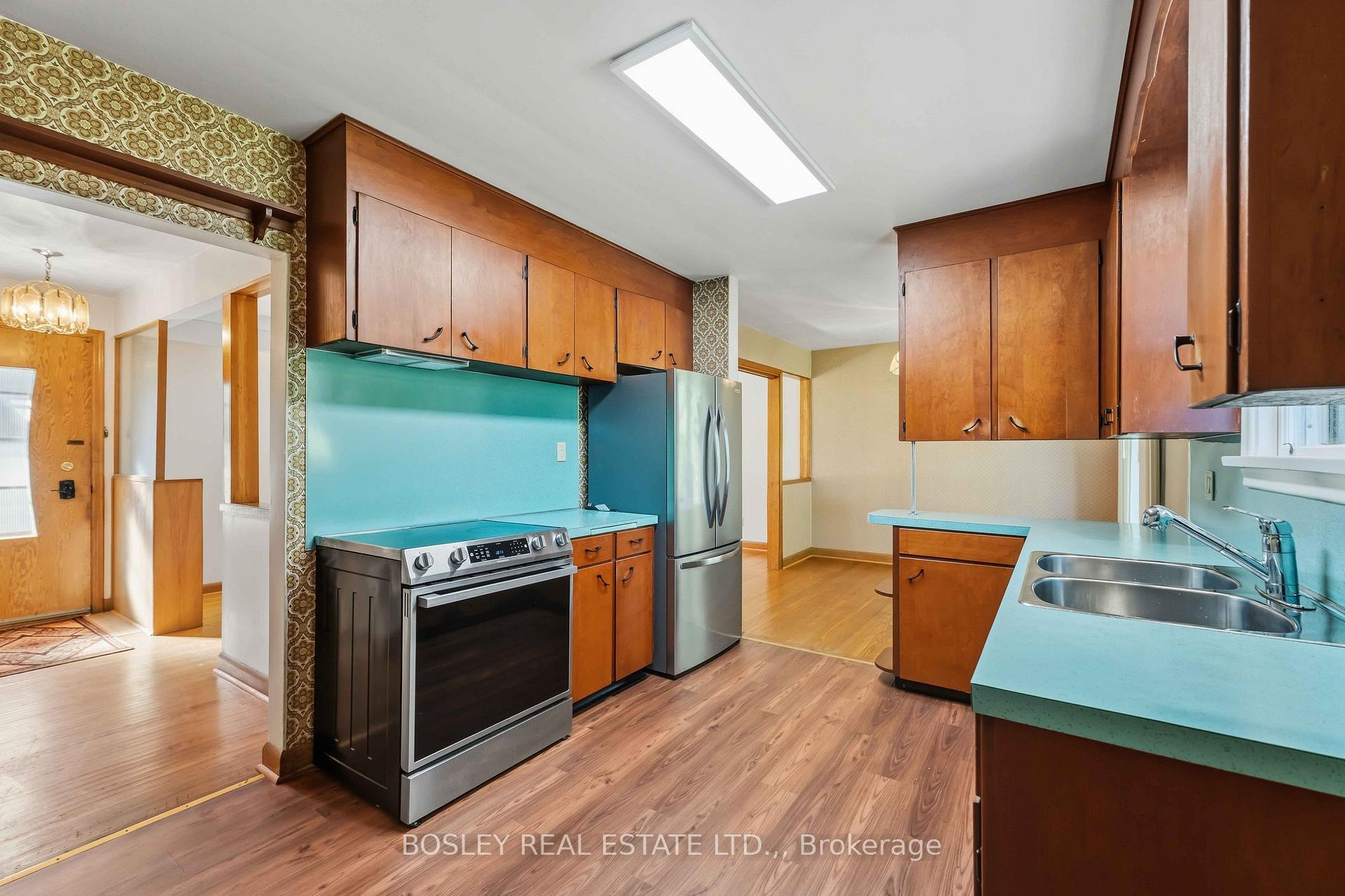 Photo 11 of 12 Glenhurst Circle, St. Catharines, Oakdale — HOMEH