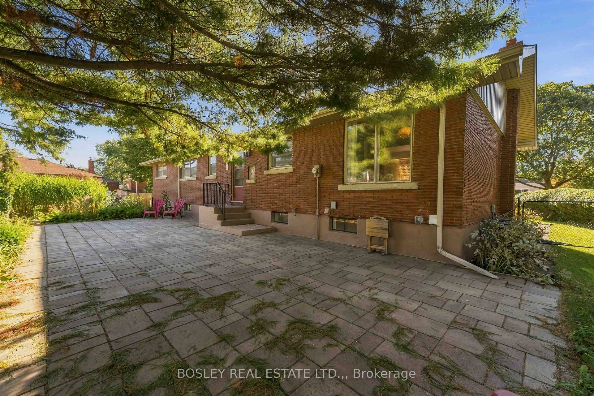 Photo 37 of 12 Glenhurst Circle, St. Catharines, Oakdale — HOMEH