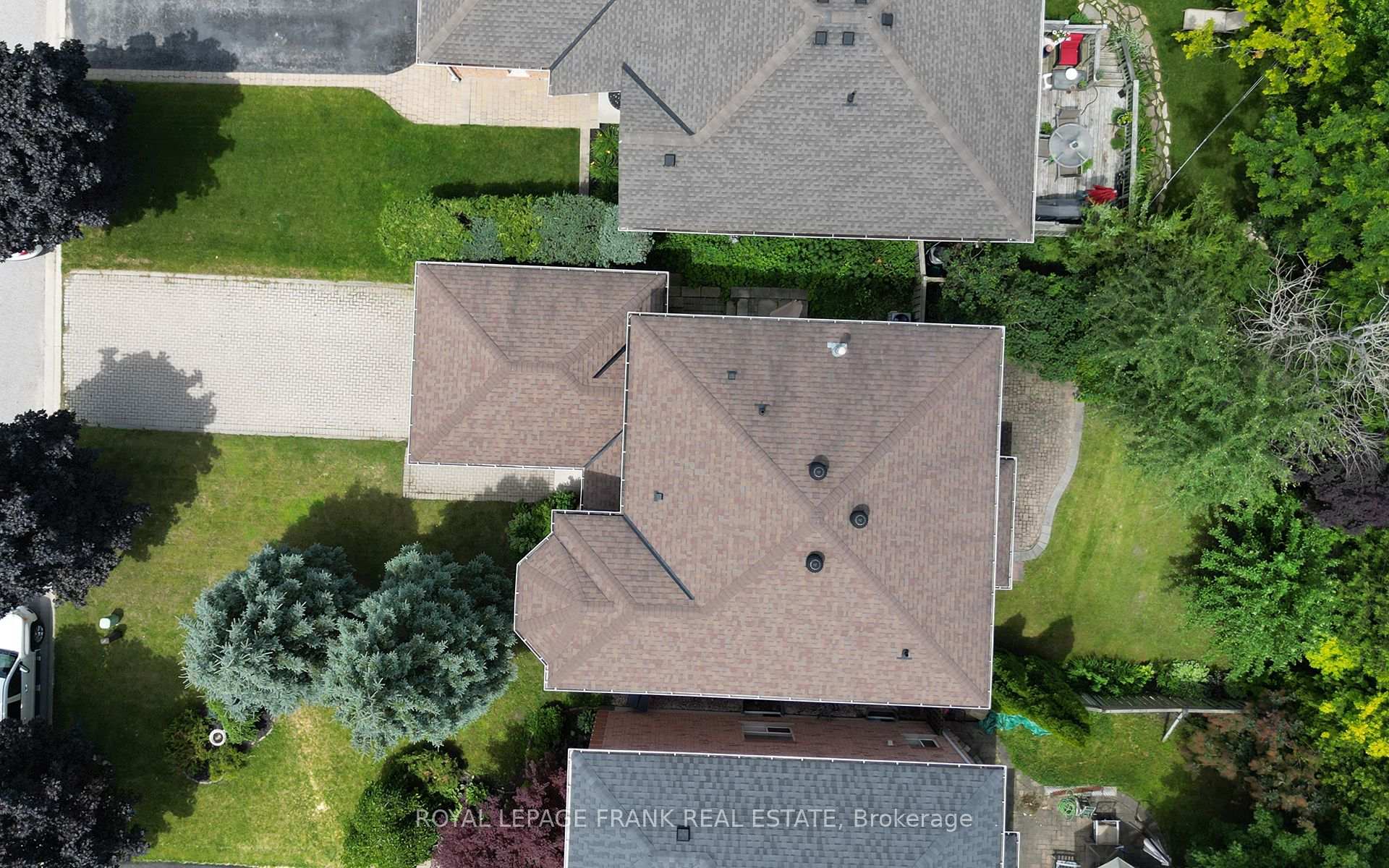 Photo 5 of 21 Crompton Drive, Barrie, Little Lake — HOMEH