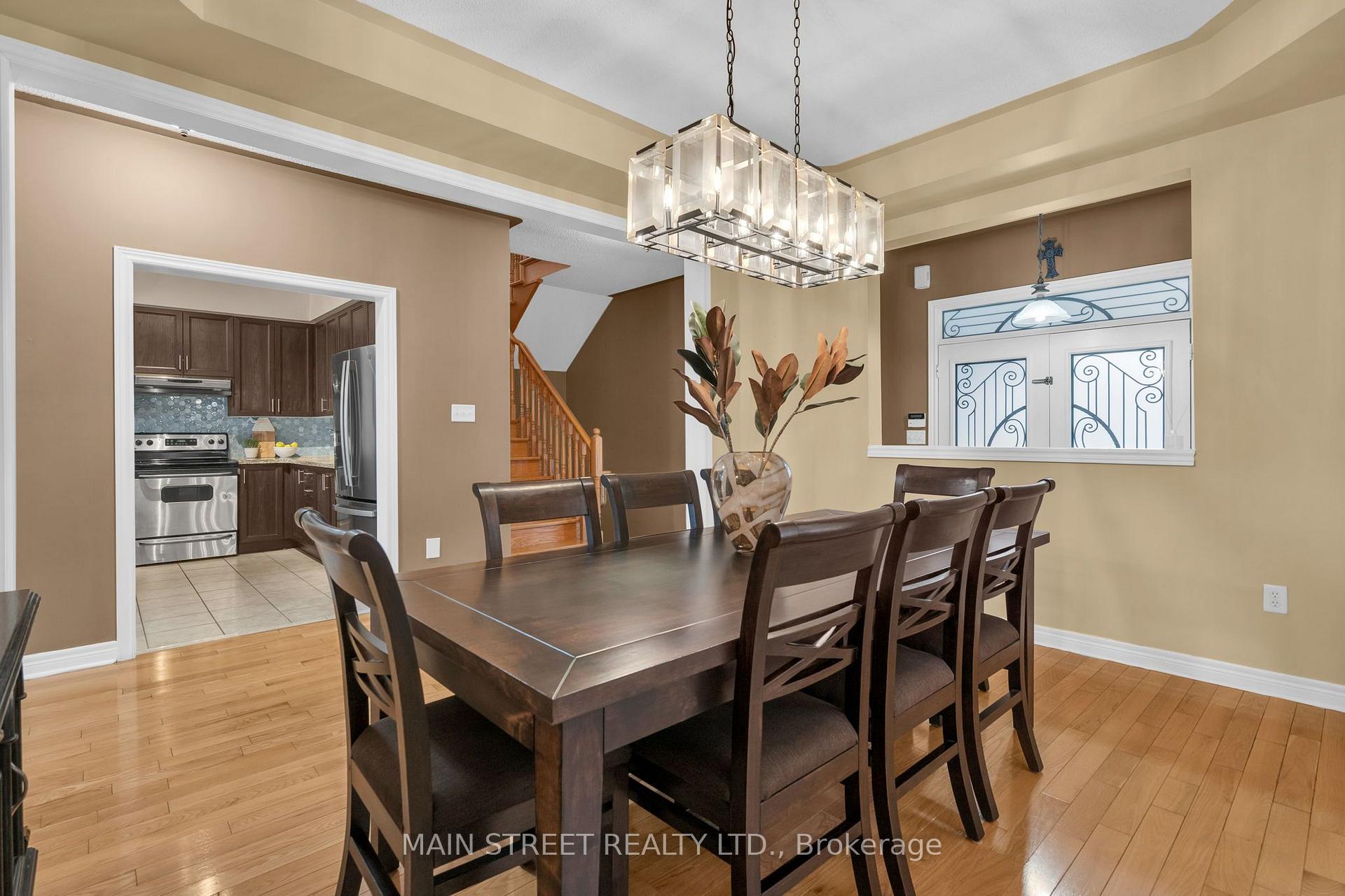 Photo 5 of 27 Blackbird Crescent, Richmond Hill, Oak Ridges — HOMEH
