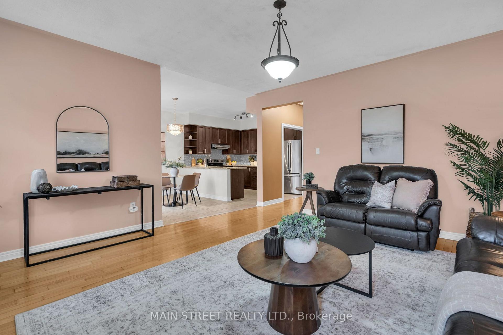 Photo 10 of 27 Blackbird Crescent, Richmond Hill, Oak Ridges — HOMEH