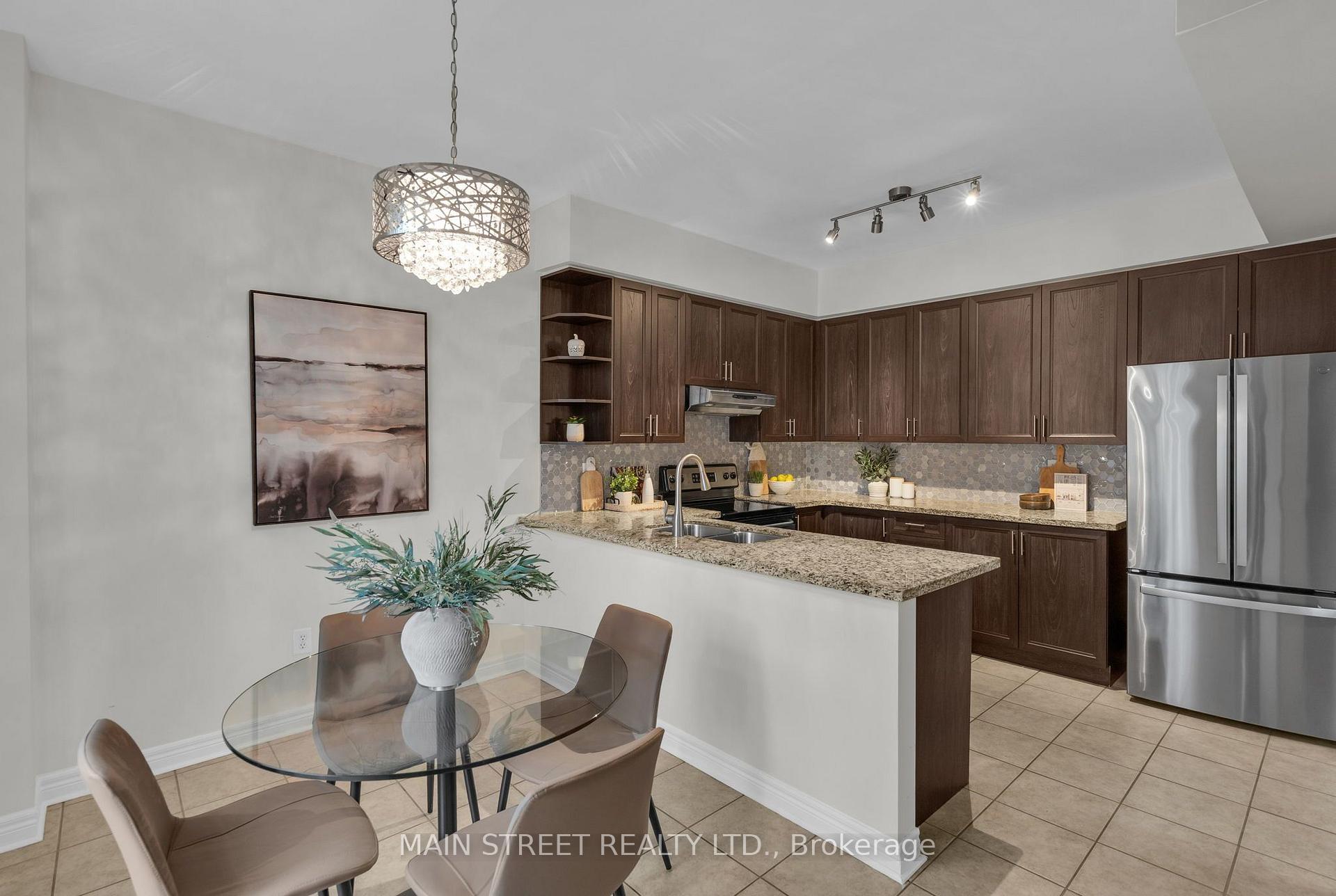 Photo 12 of 27 Blackbird Crescent, Richmond Hill, Oak Ridges — HOMEH