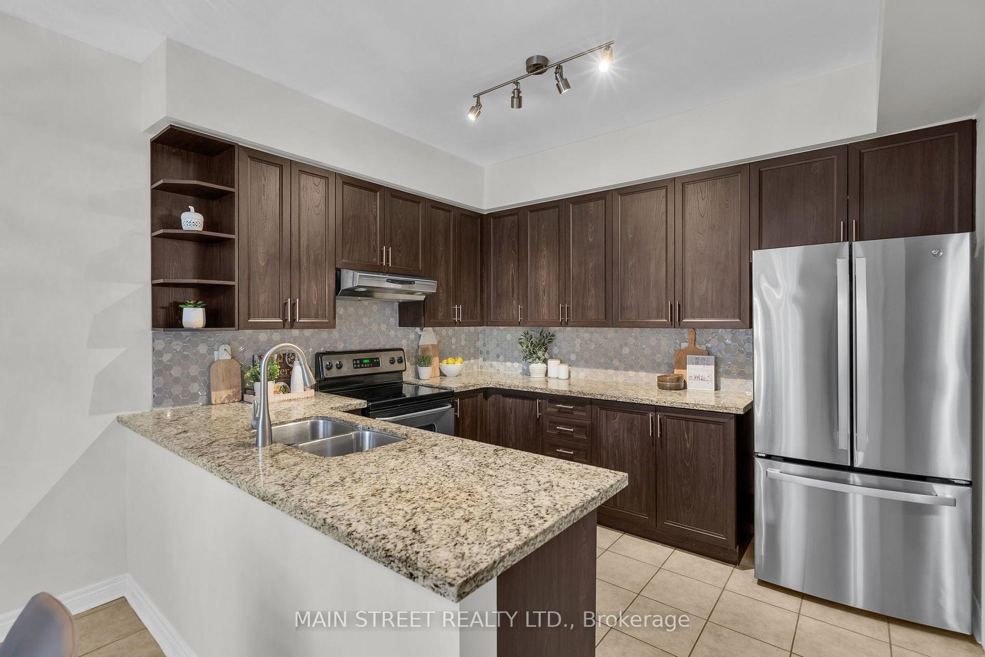 Photo 13 of 27 Blackbird Crescent, Richmond Hill, Oak Ridges — HOMEH