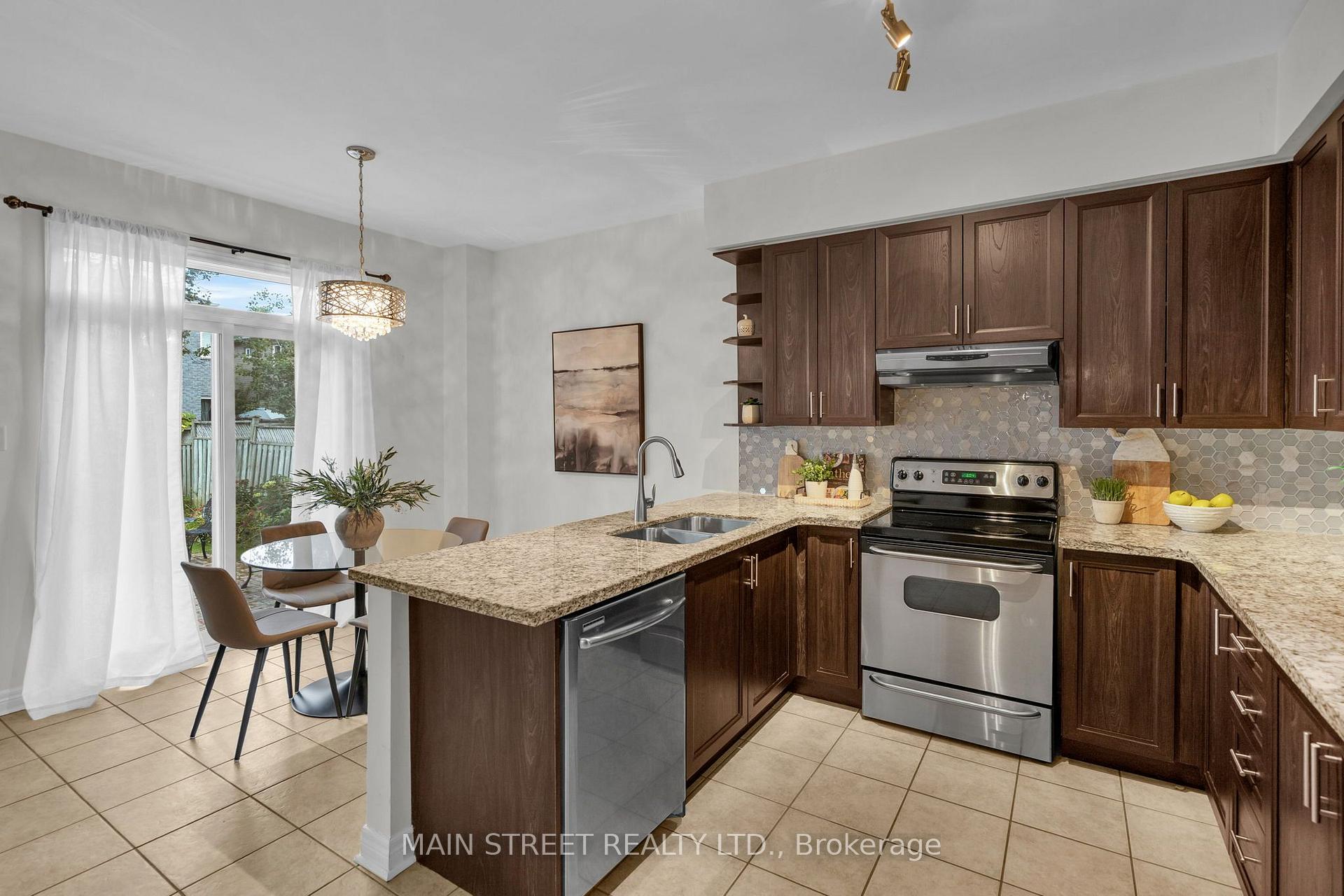 Photo 14 of 27 Blackbird Crescent, Richmond Hill, Oak Ridges — HOMEH