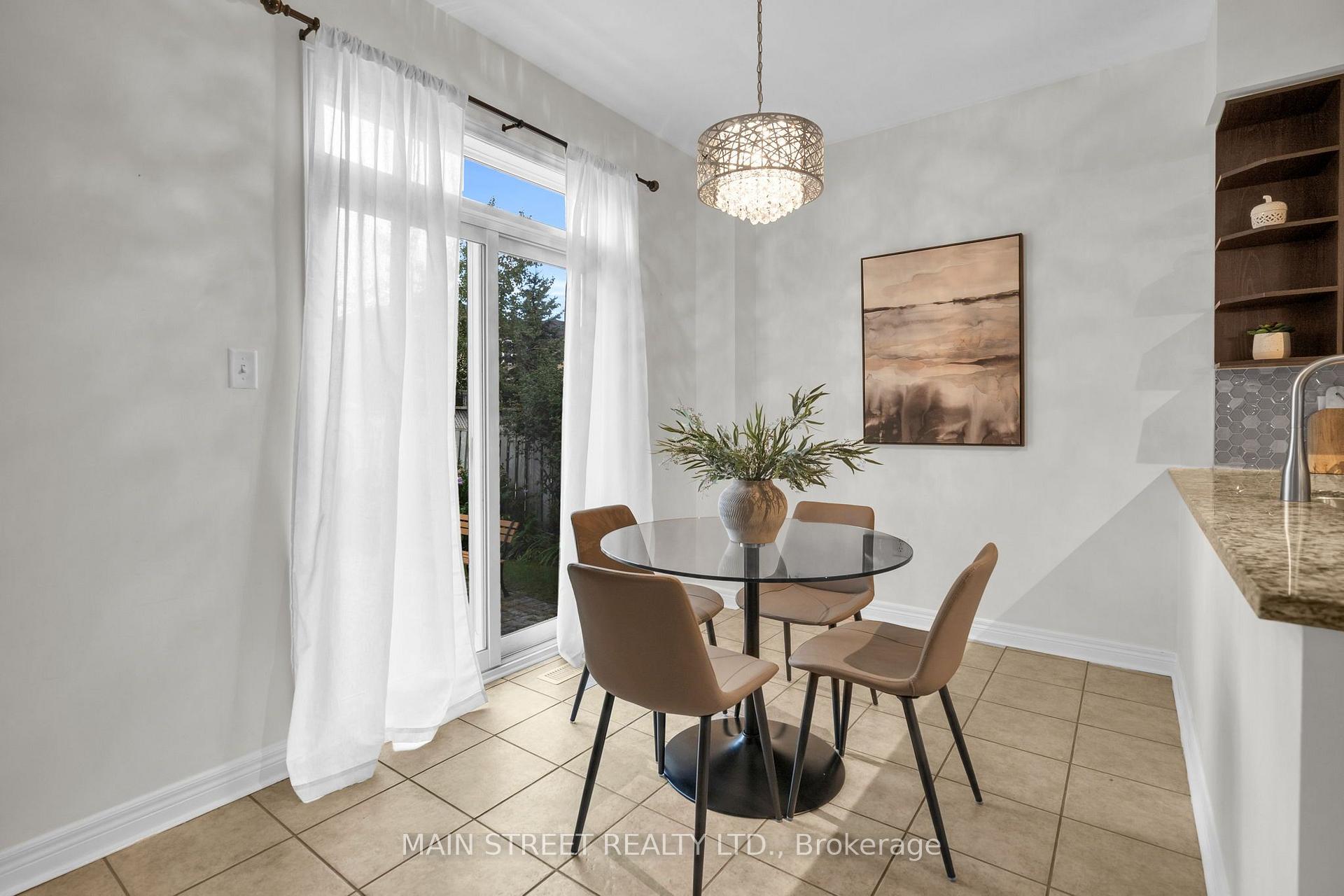 Photo 15 of 27 Blackbird Crescent, Richmond Hill, Oak Ridges — HOMEH