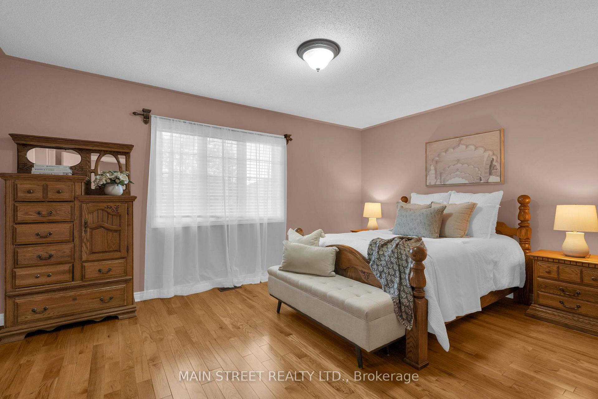 Photo 16 of 27 Blackbird Crescent, Richmond Hill, Oak Ridges — HOMEH