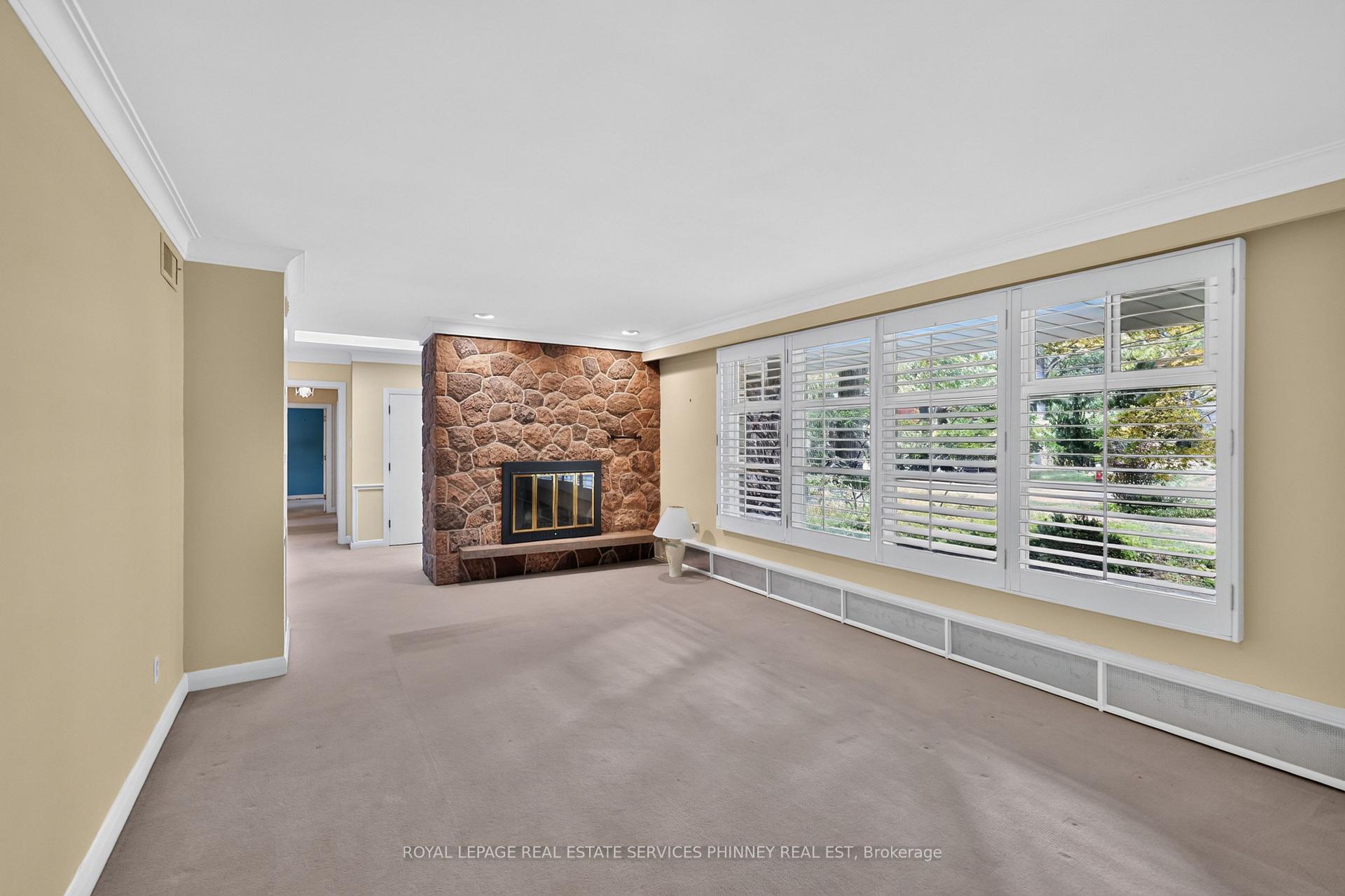 Photo 5 of 1519 Elite Road, Mississauga, Lorne Park — HOMEH