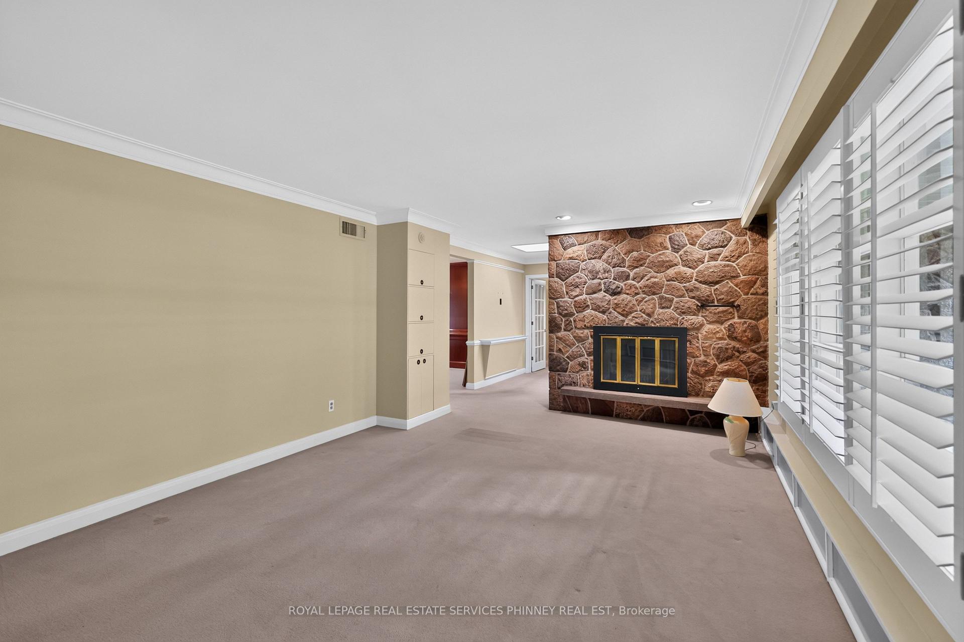 Photo 6 of 1519 Elite Road, Mississauga, Lorne Park — HOMEH