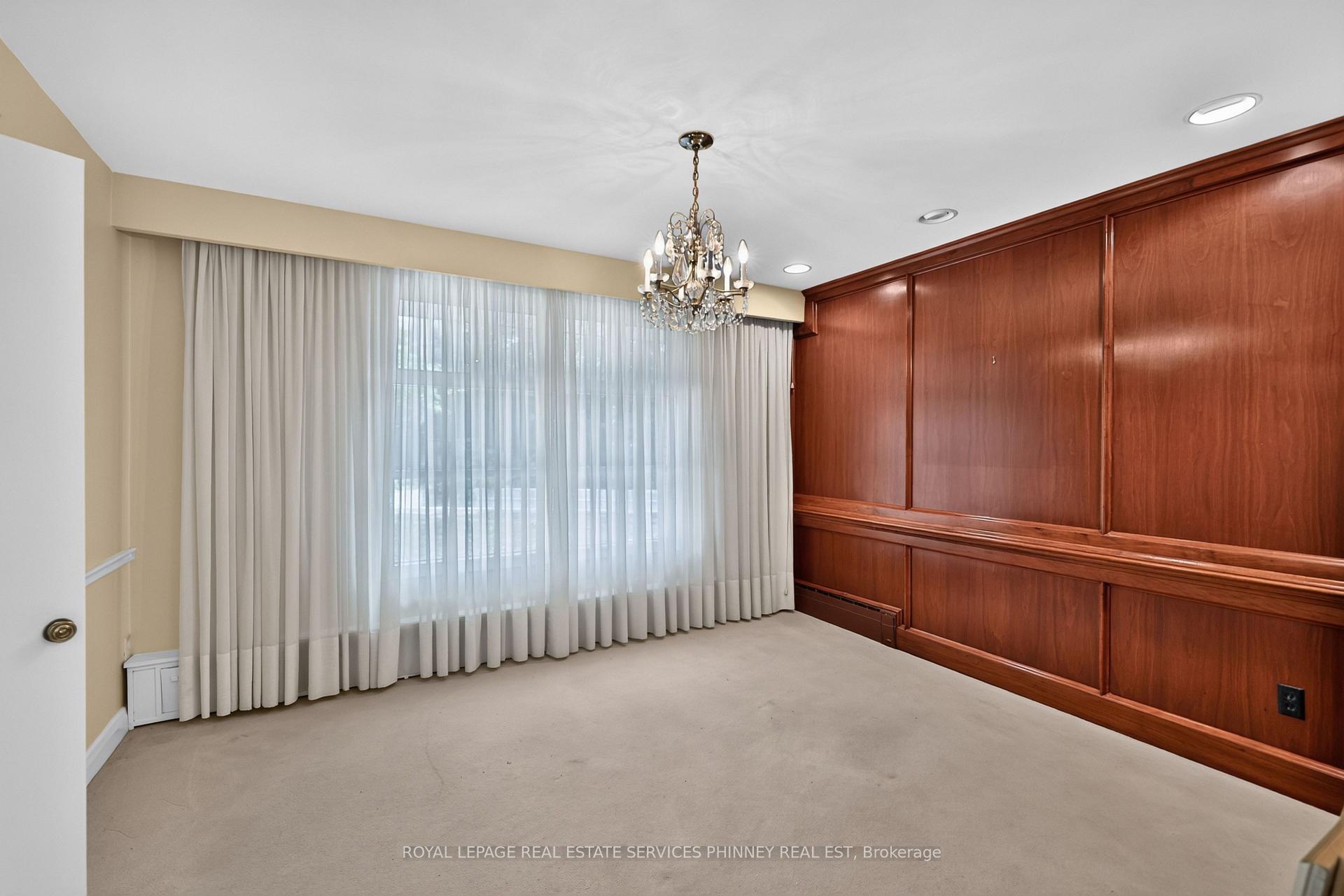 Photo 7 of 1519 Elite Road, Mississauga, Lorne Park — HOMEH