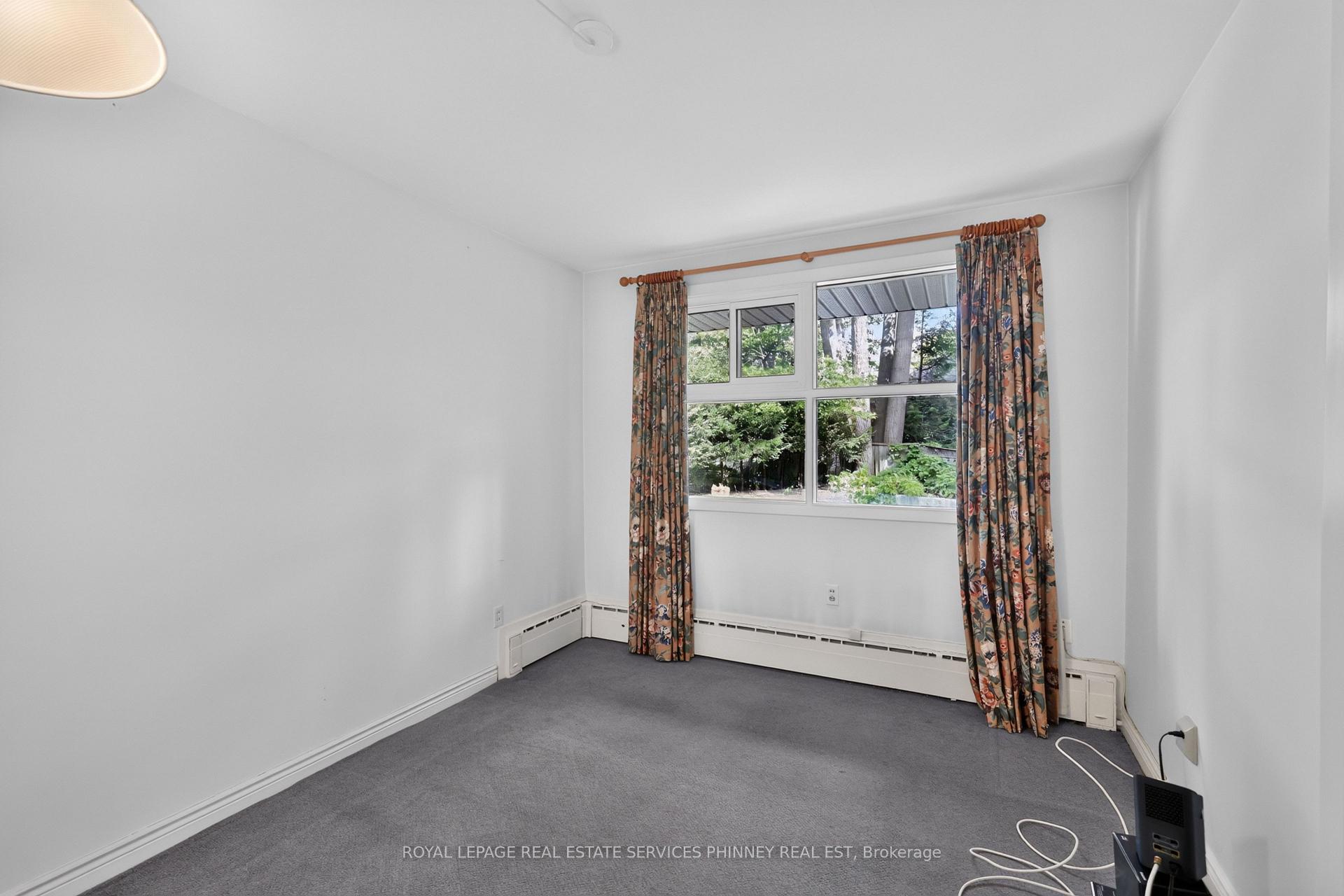 Photo 15 of 1519 Elite Road, Mississauga, Lorne Park — HOMEH