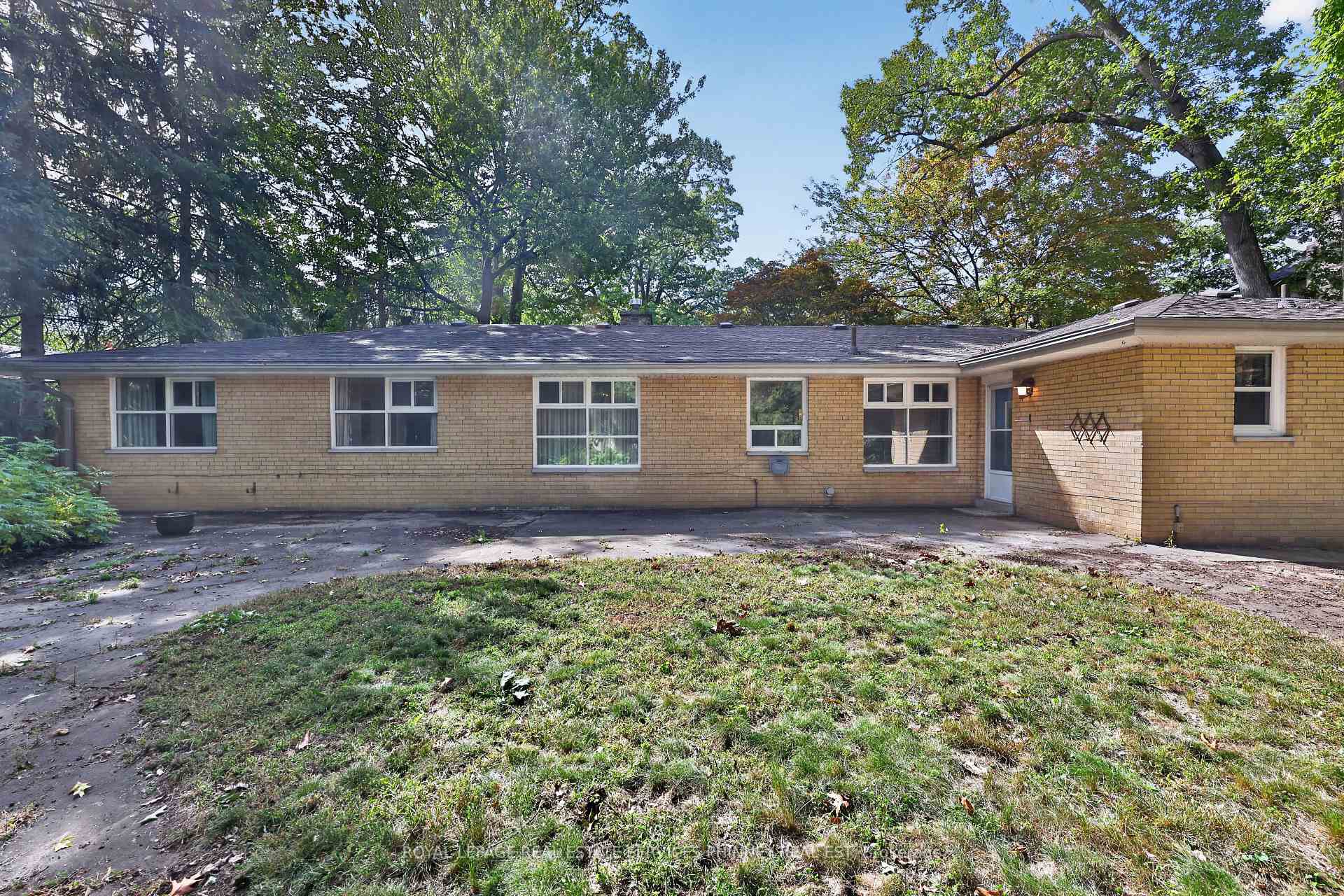 Photo 21 of 1519 Elite Road, Mississauga, Lorne Park — HOMEH
