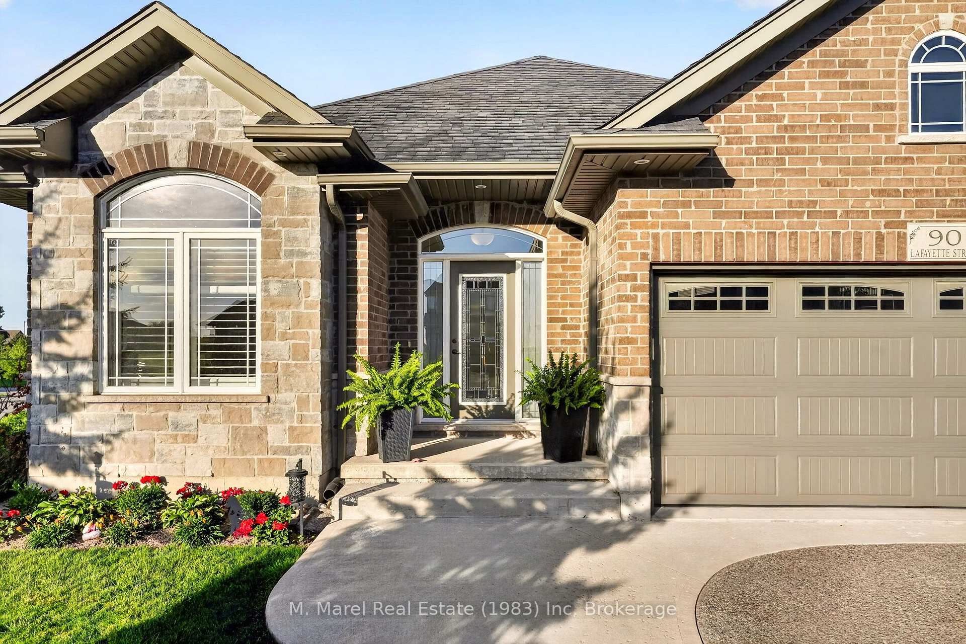 Photo 3 of 90 Lafayette Street E, Haldimand — HOMEH