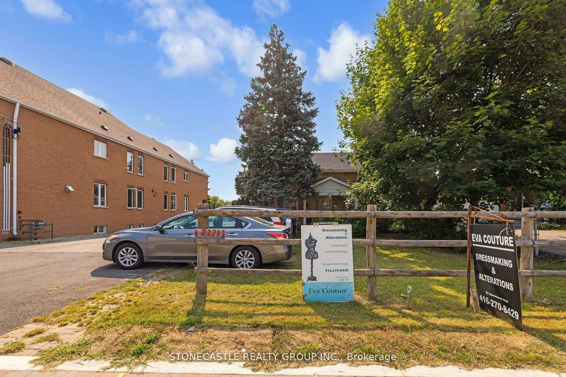 Photo of 2321 Major Mackenzie Drive W