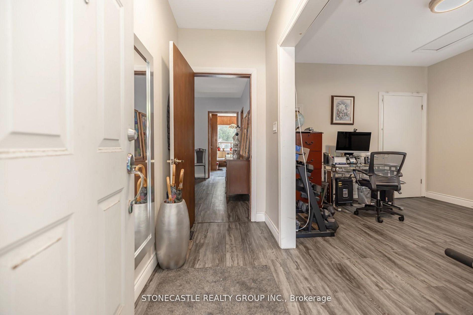 Photo 7 of 2321 Major Mackenzie Drive W, Vaughan, Maple — HOMEH