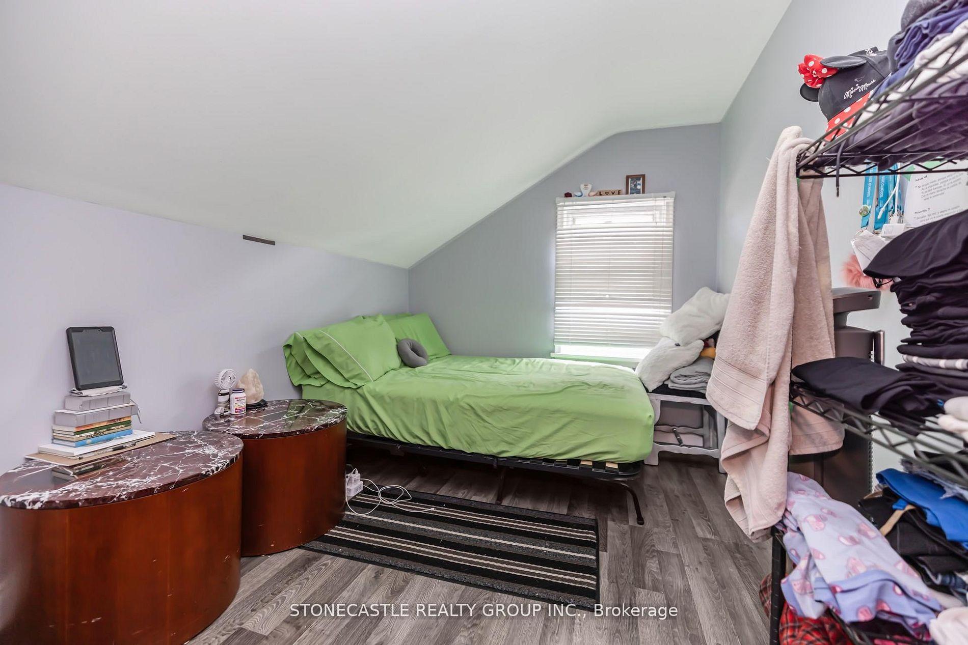 Photo 13 of 2321 Major Mackenzie Drive W, Vaughan, Maple — HOMEH