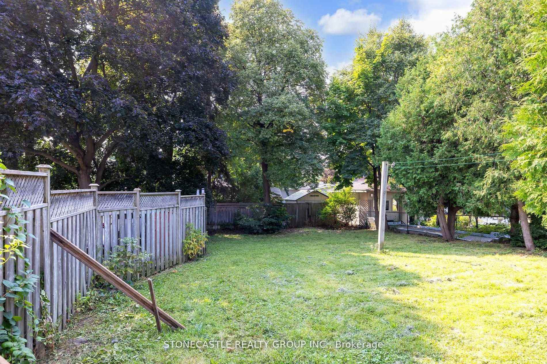 Photo 15 of 2321 Major Mackenzie Drive W, Vaughan, Maple — HOMEH
