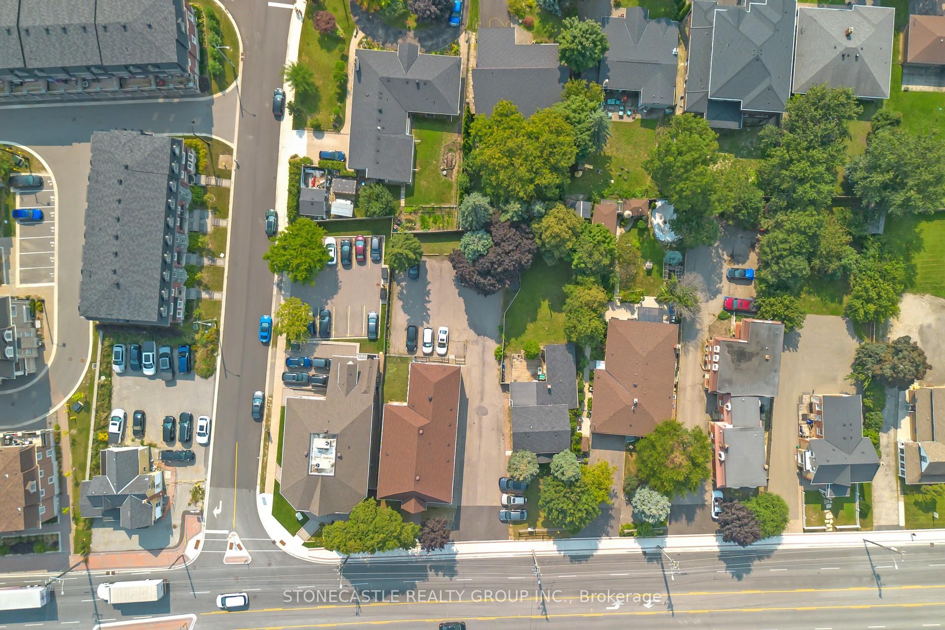 Photo 4 of 2321 Major Mackenzie Drive W, Vaughan, Maple — HOMEH