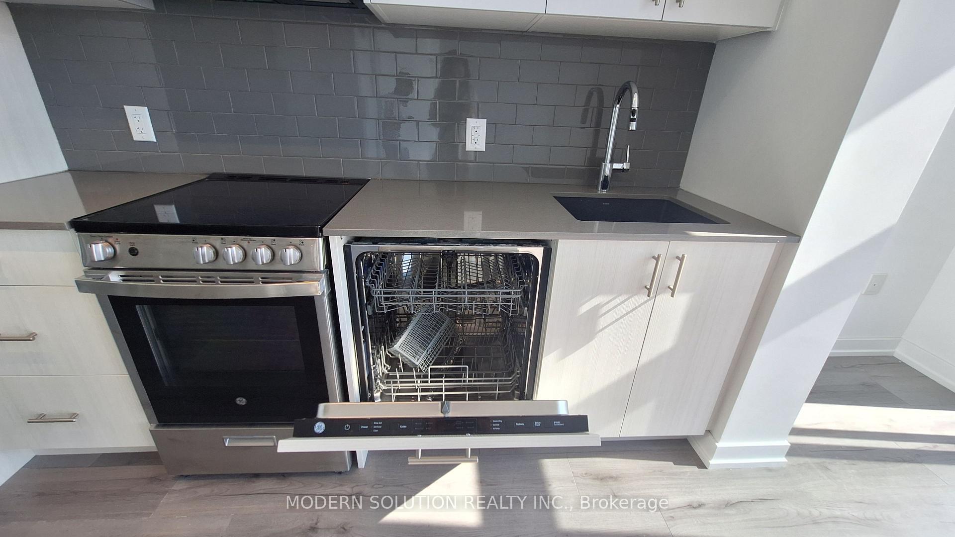 Photo 8 of Unit 1001, 1195 The Queensway, Etobicoke, Islington-City Centre West — HOMEH