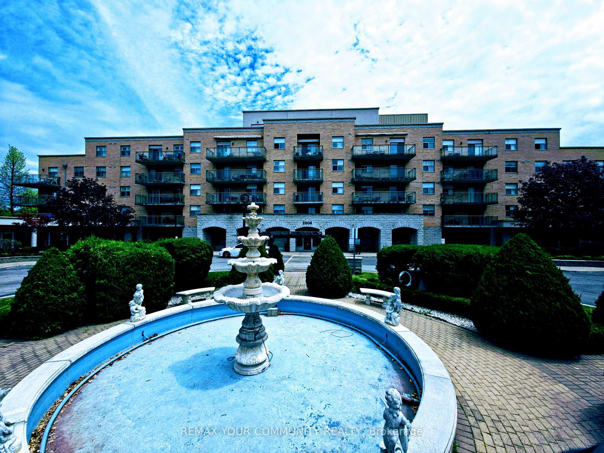 Photo 2 of Unit 114, 2504 Rutherford Road, Vaughan, Maple — HOMEH