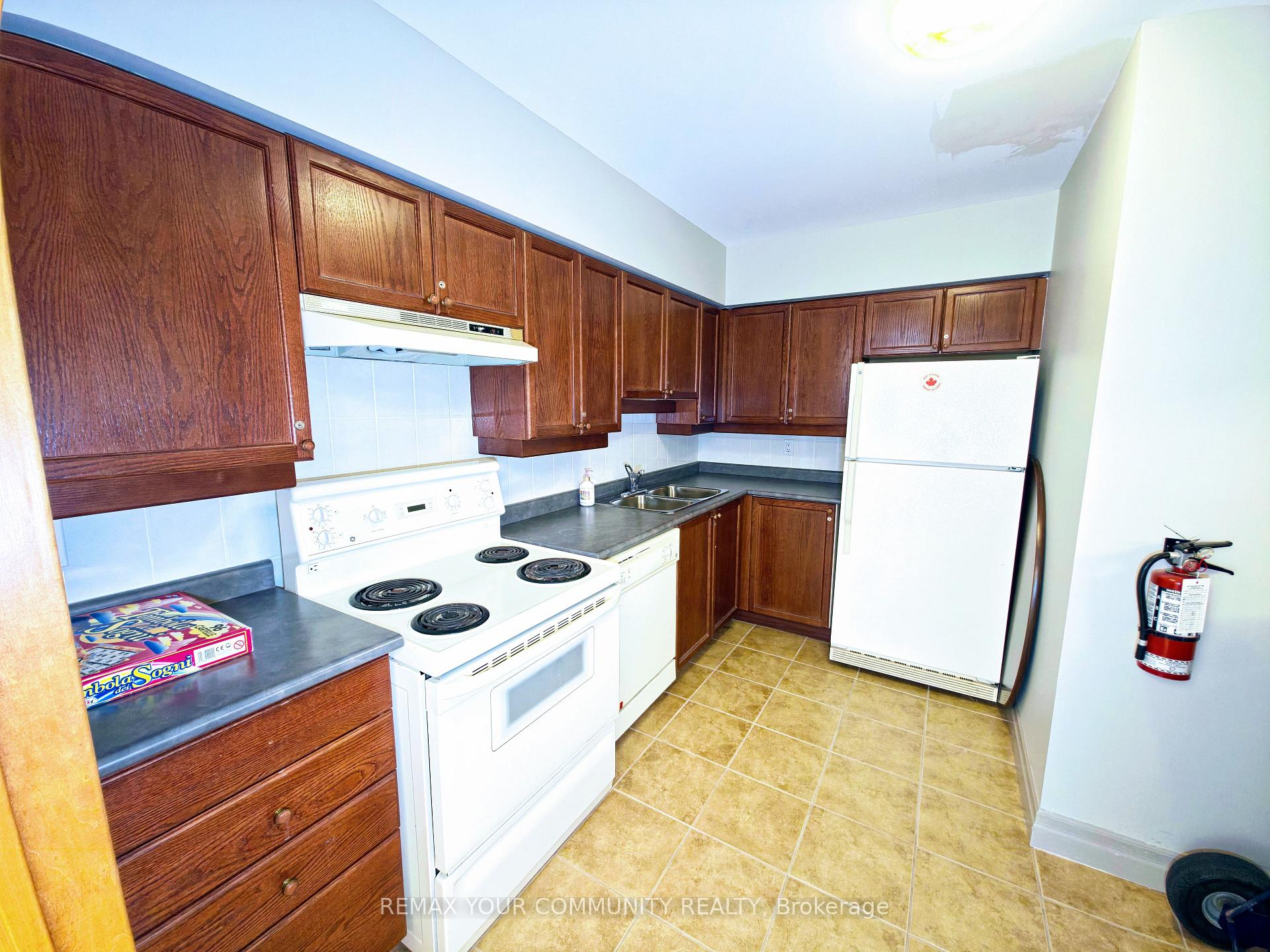 Photo 11 of Unit 114, 2504 Rutherford Road, Vaughan, Maple — HOMEH