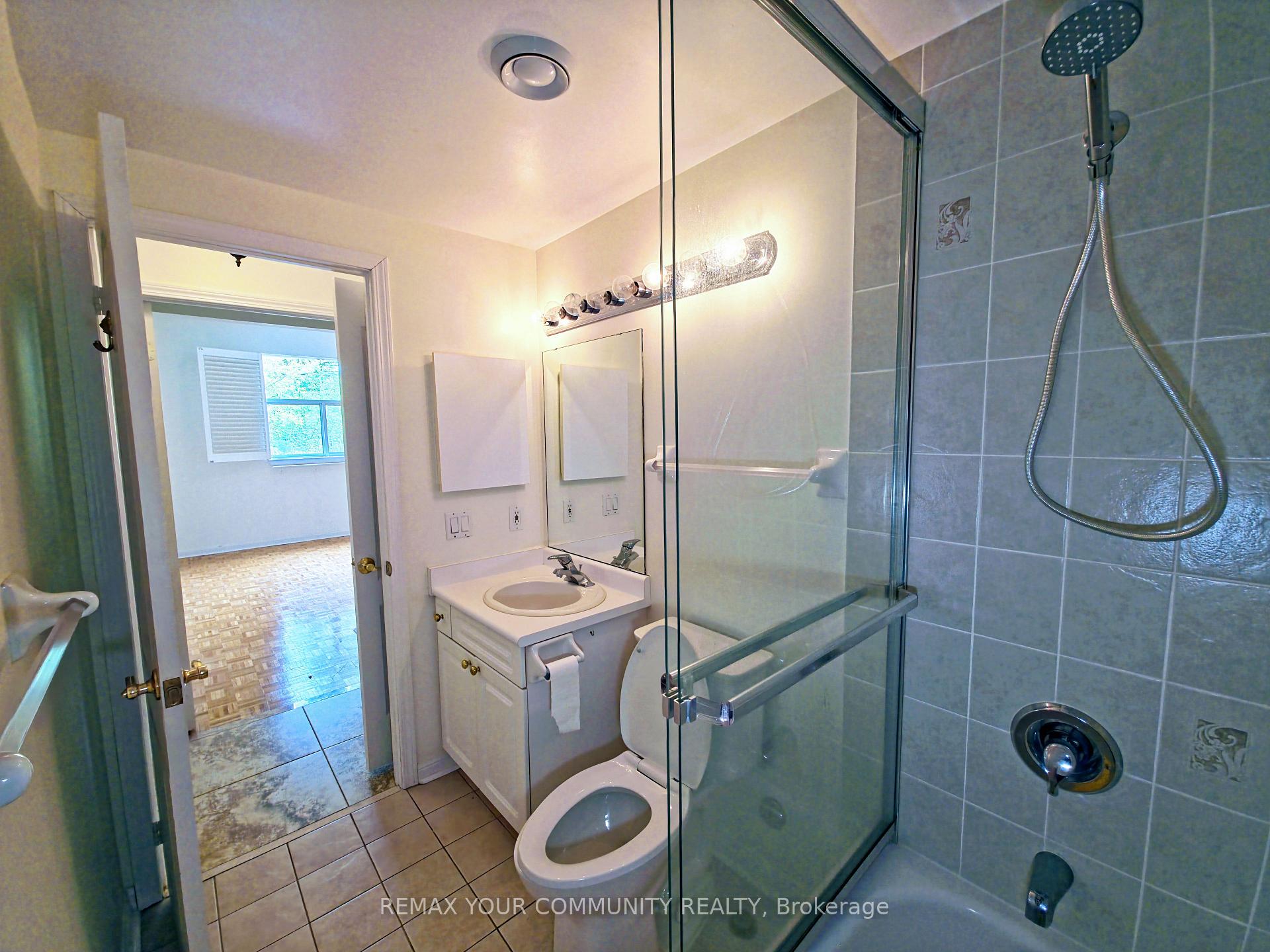 Photo 21 of Unit 114, 2504 Rutherford Road, Vaughan, Maple — HOMEH