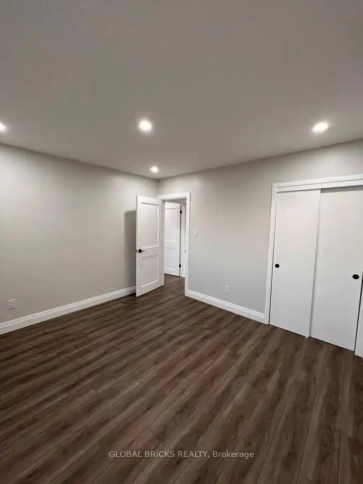 Photo 8 of Unit Upper, 49 Argyle Crescent, Brampton, Avondale — HOMEH