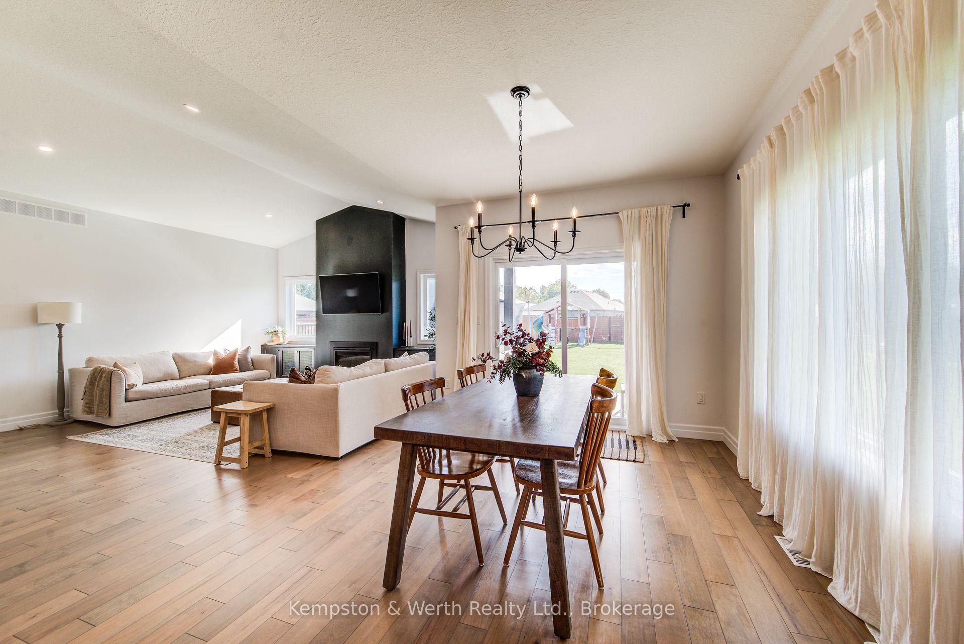 Photo 14 of 24 Gilmer Crescent, North Perth, Listowel — HOMEH