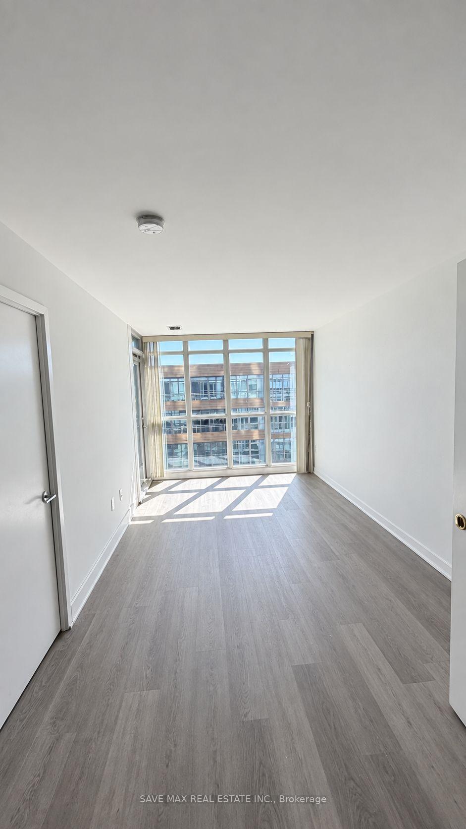 Photo 5 of Unit 1033, 15 Iceboat Terrace, Toronto, Waterfront Communities — HOMEH