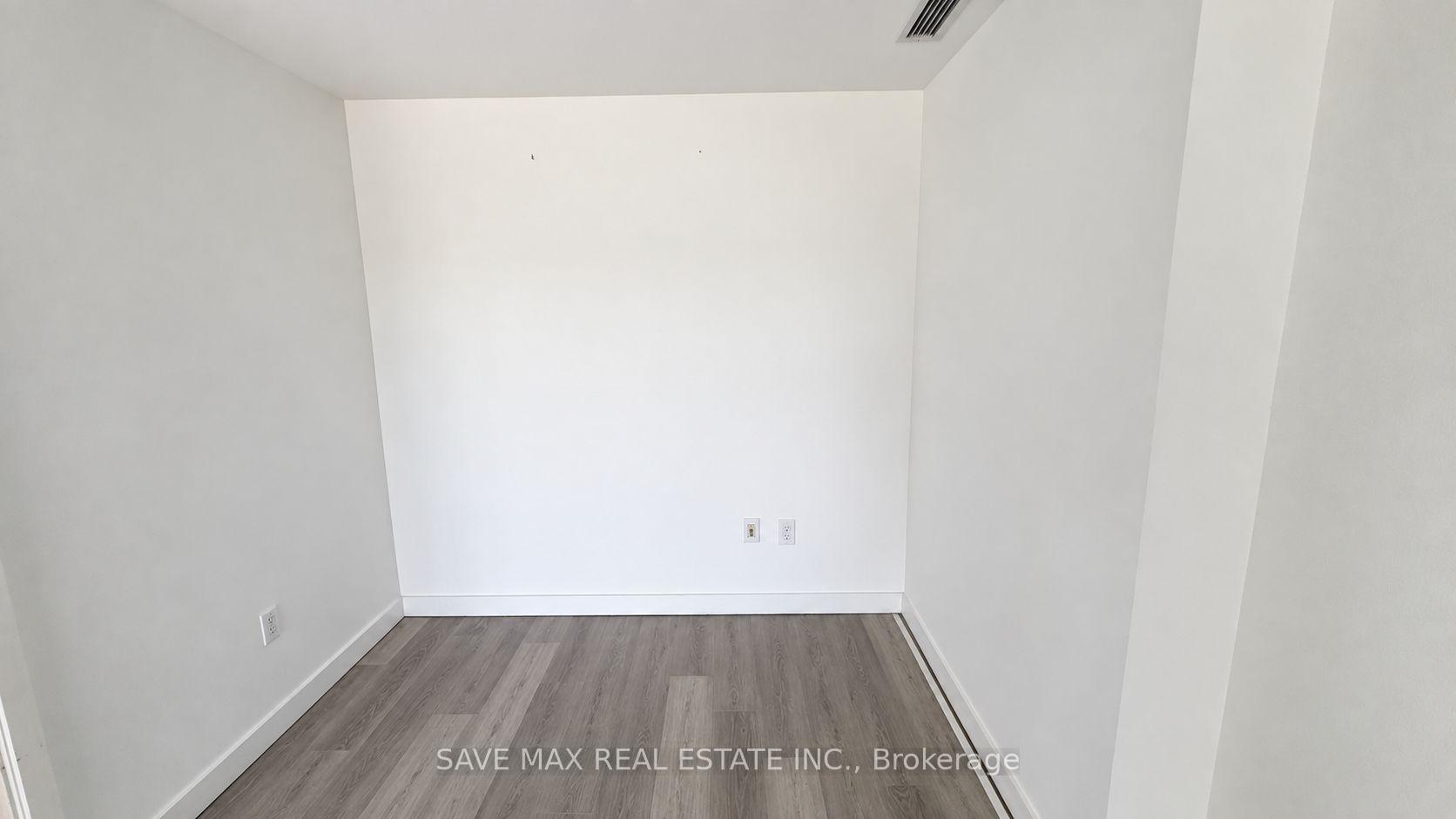 Photo 9 of Unit 1033, 15 Iceboat Terrace, Toronto, Waterfront Communities — HOMEH