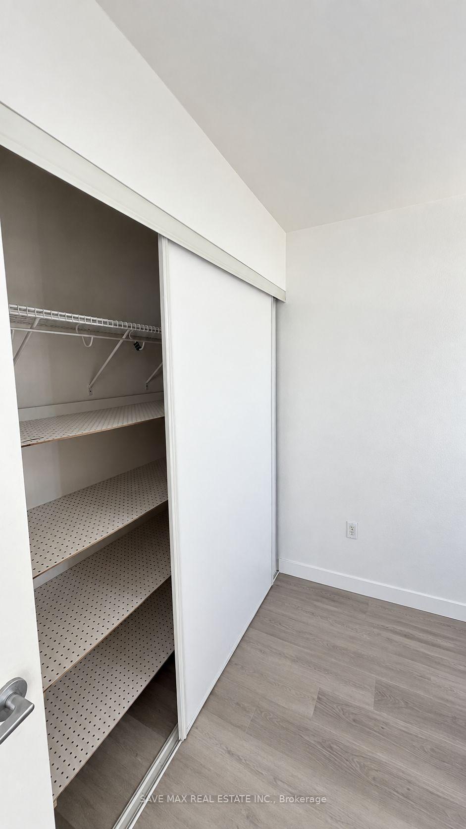 Photo 11 of Unit 1033, 15 Iceboat Terrace, Toronto, Waterfront Communities — HOMEH
