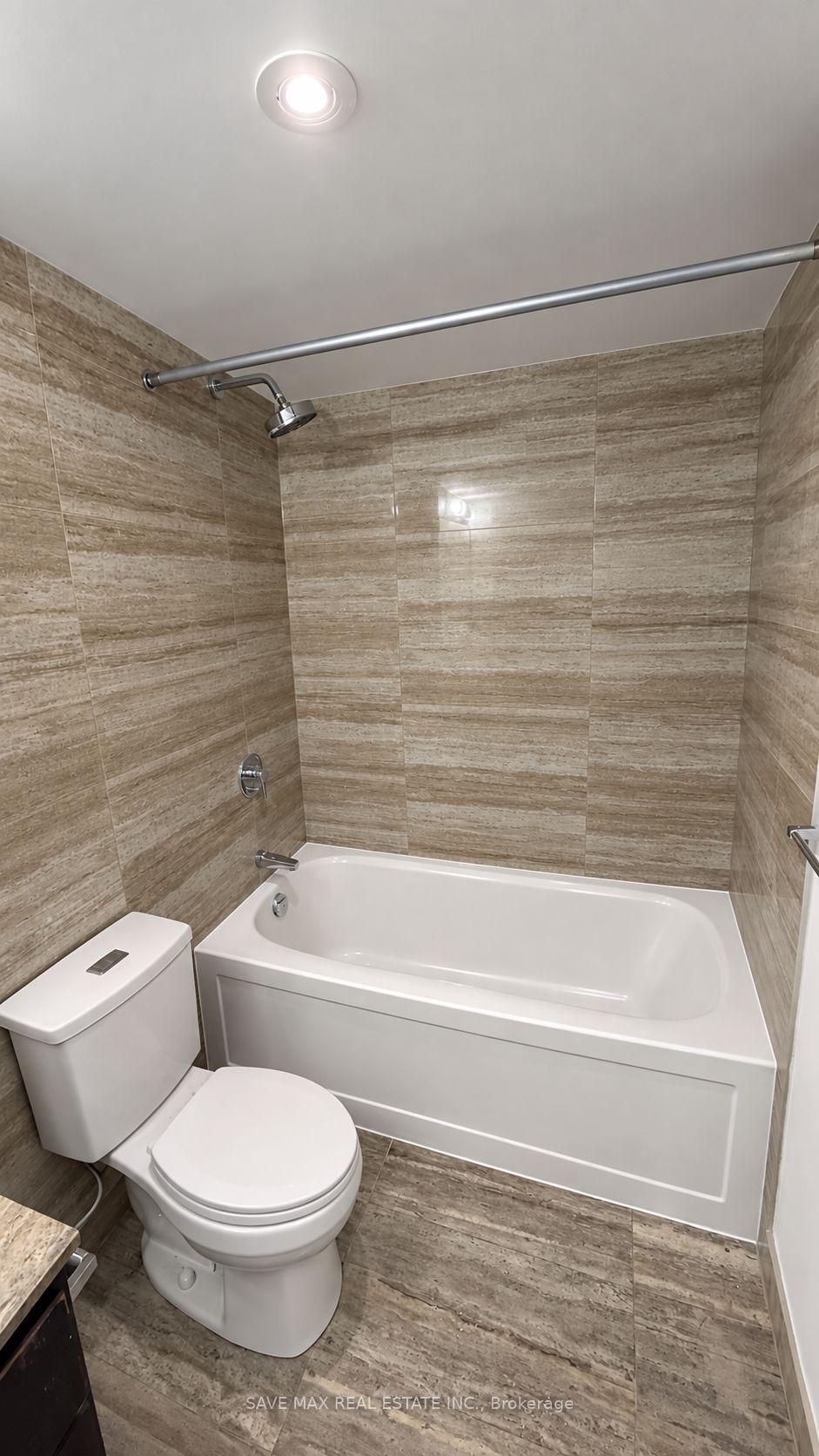 Photo 15 of Unit 1033, 15 Iceboat Terrace, Toronto, Waterfront Communities — HOMEH