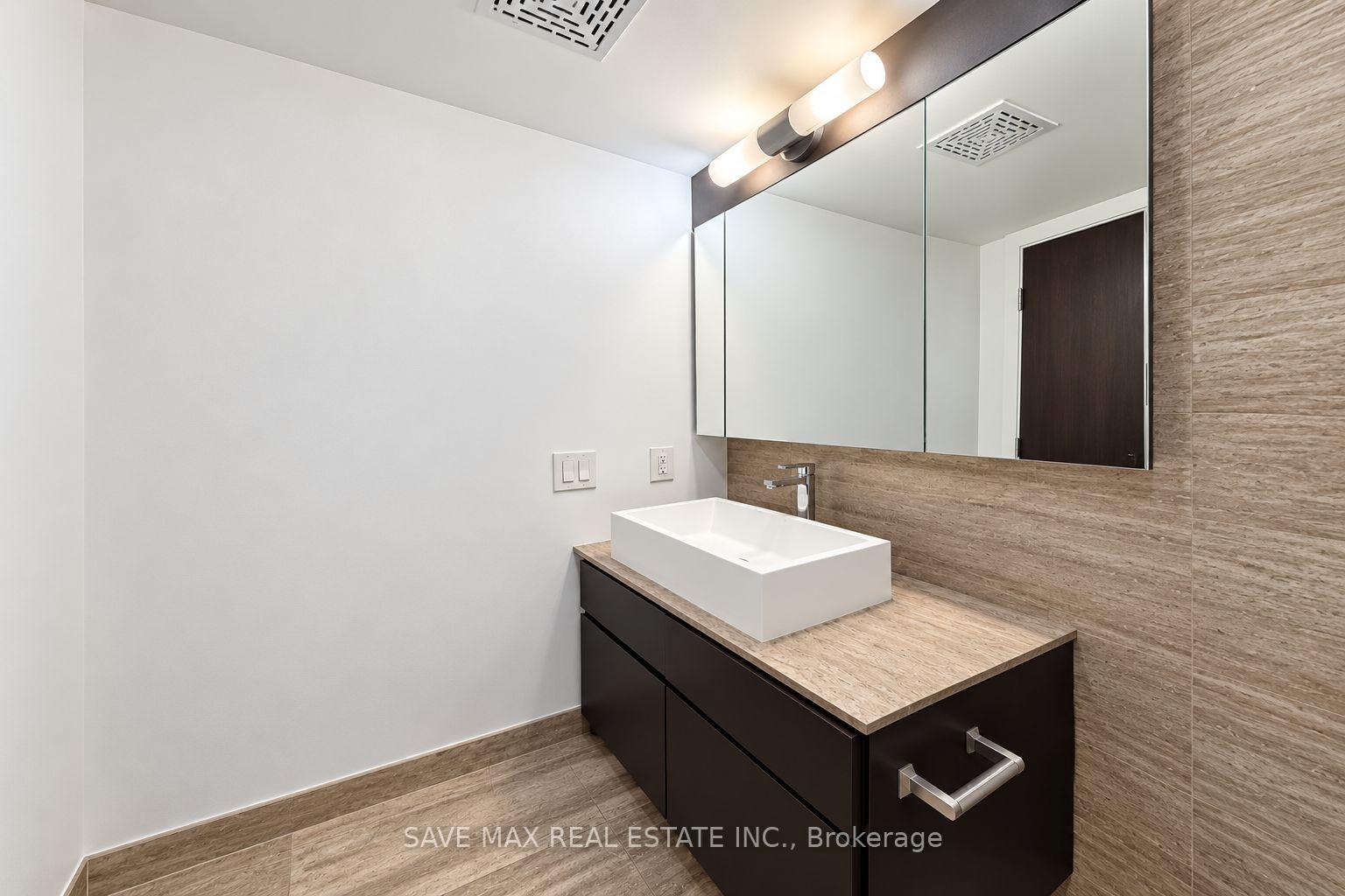 Photo 14 of Unit 1033, 15 Iceboat Terrace, Toronto, Waterfront Communities — HOMEH