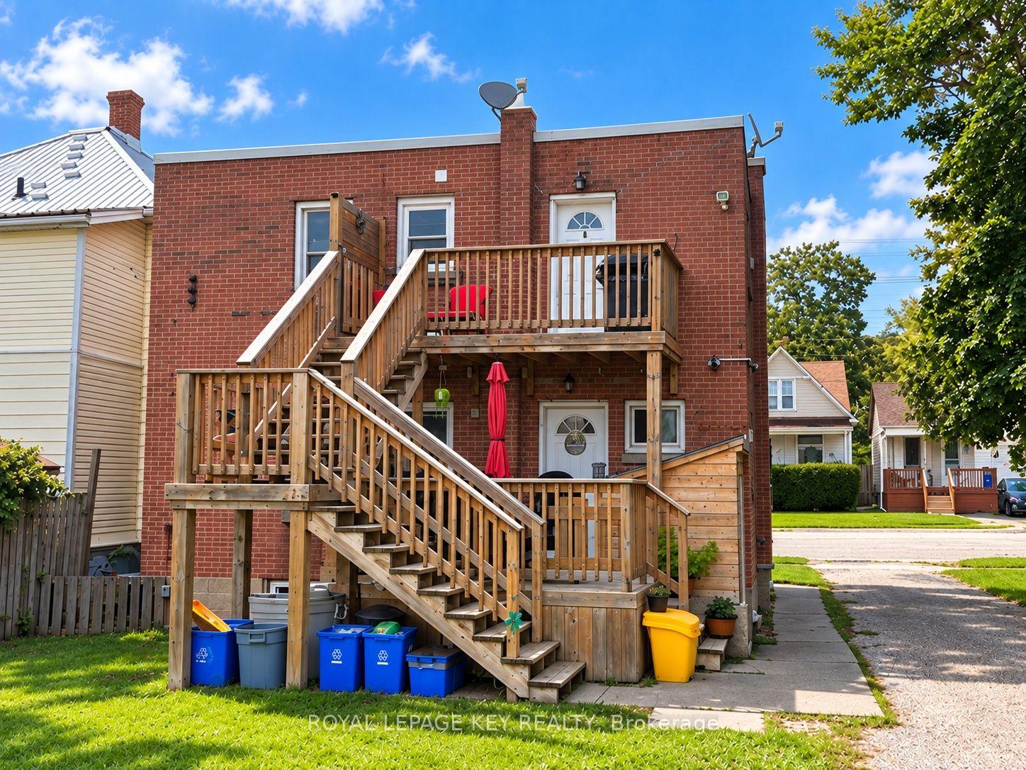Photo 2 of 115 Brock Street N, Sarnia — HOMEH