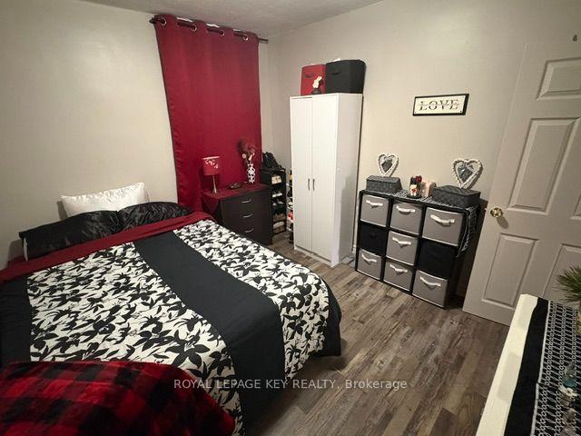 Photo 12 of 115 Brock Street N, Sarnia — HOMEH