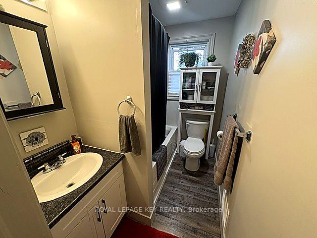 Photo 13 of 115 Brock Street N, Sarnia — HOMEH