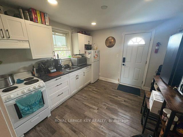 Photo 16 of 115 Brock Street N, Sarnia — HOMEH