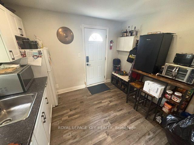 Photo 17 of 115 Brock Street N, Sarnia — HOMEH