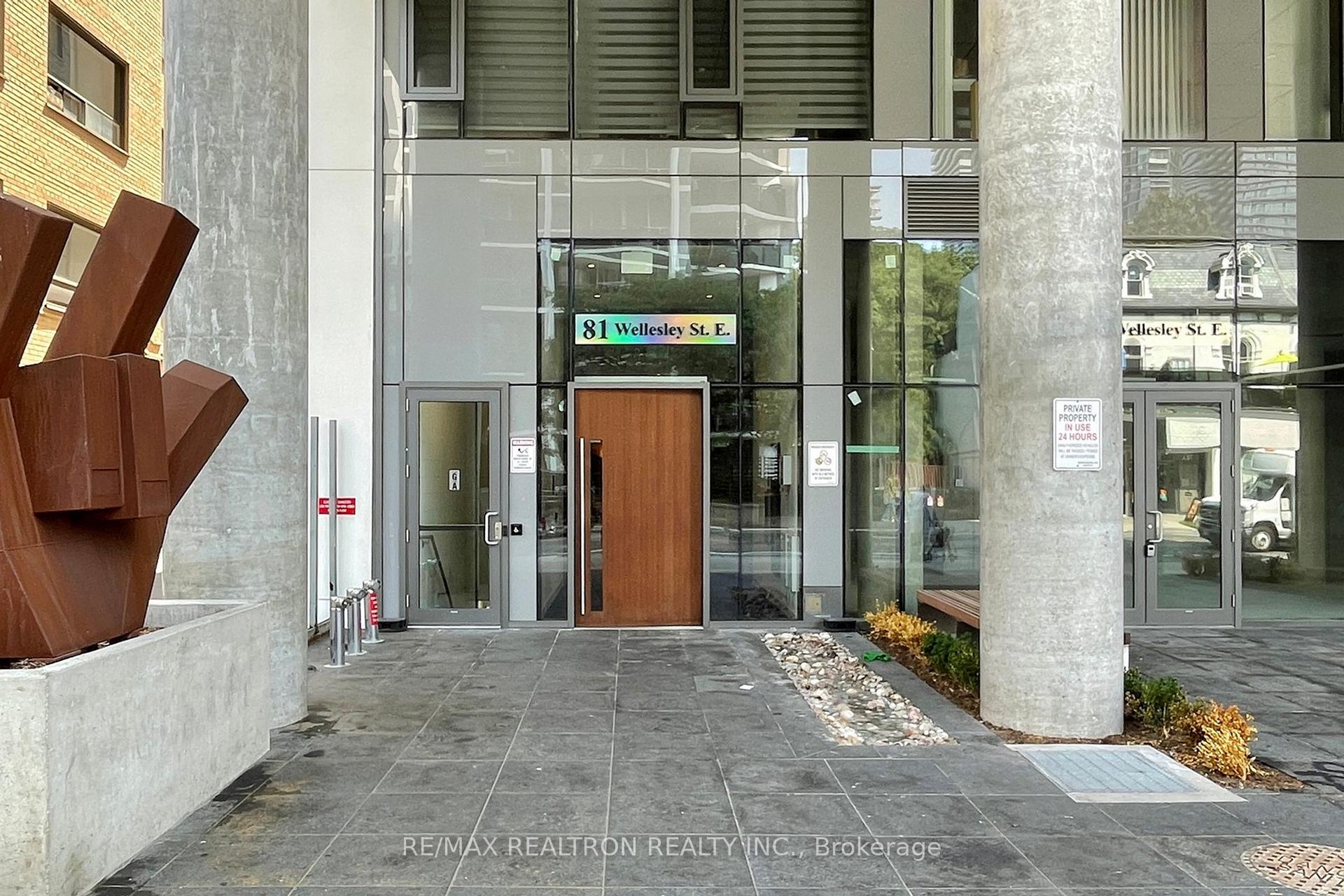 Photo 2 of Unit 2001, 81 Wellesley Street E, Toronto, Church-Yonge Corridor — HOMEH