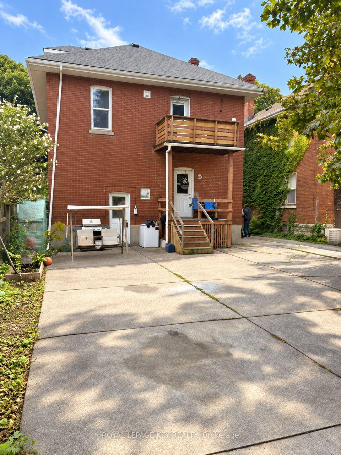 Photo 2 of 116 Cameron Street, Sarnia — HOMEH