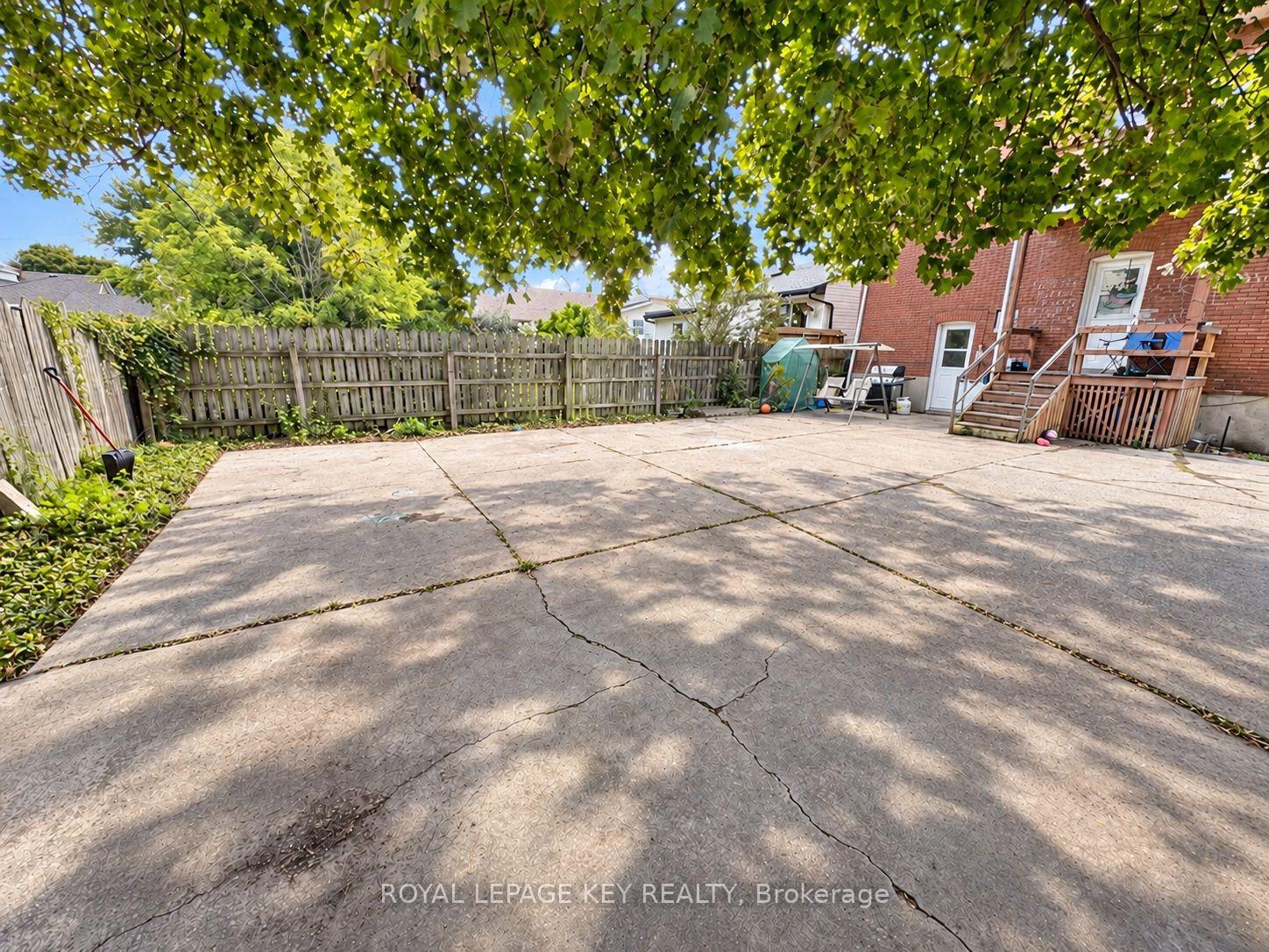 Photo 4 of 116 Cameron Street, Sarnia — HOMEH