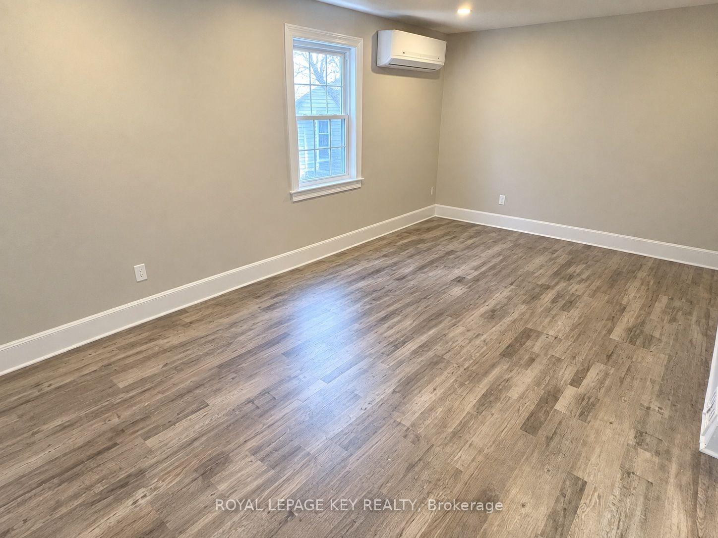 Photo 16 of 116 Cameron Street, Sarnia — HOMEH