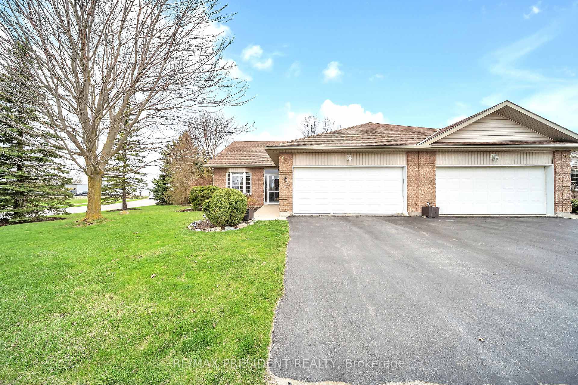 Photo 2 of 789 Brock Street, North Perth, Listowel — HOMEH