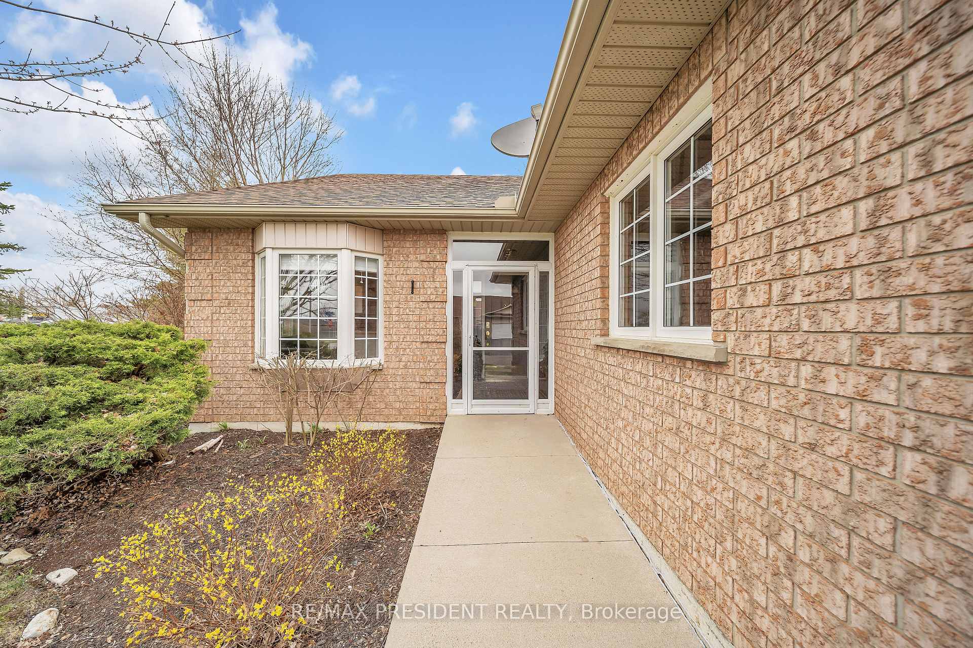 Photo 4 of 789 Brock Street, North Perth, Listowel — HOMEH