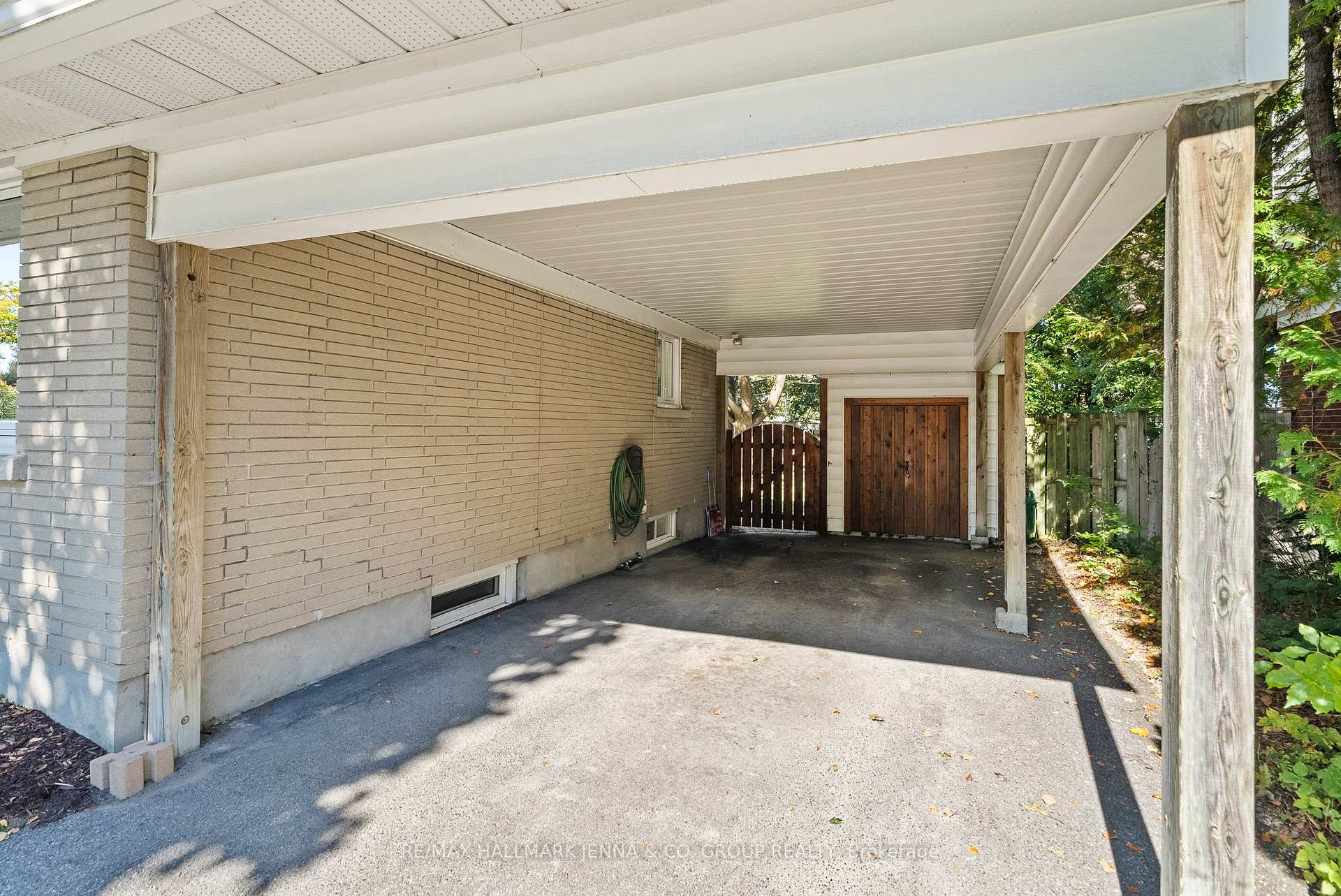 Photo 4 of 2129 Belair Drive, Ottawa, Bel Air Park — HOMEH