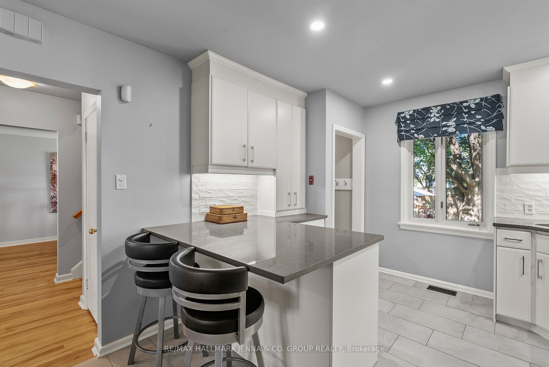 Photo 11 of 2129 Belair Drive, Ottawa, Bel Air Park — HOMEH