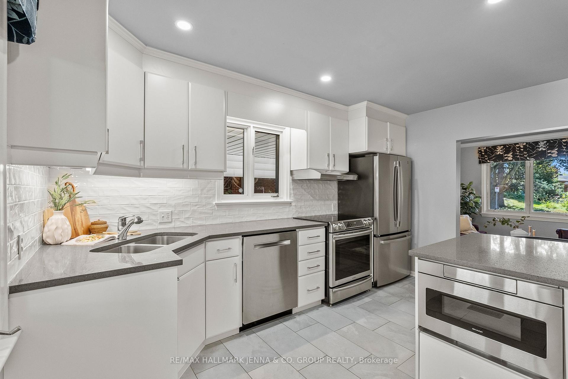 Photo 12 of 2129 Belair Drive, Ottawa, Bel Air Park — HOMEH
