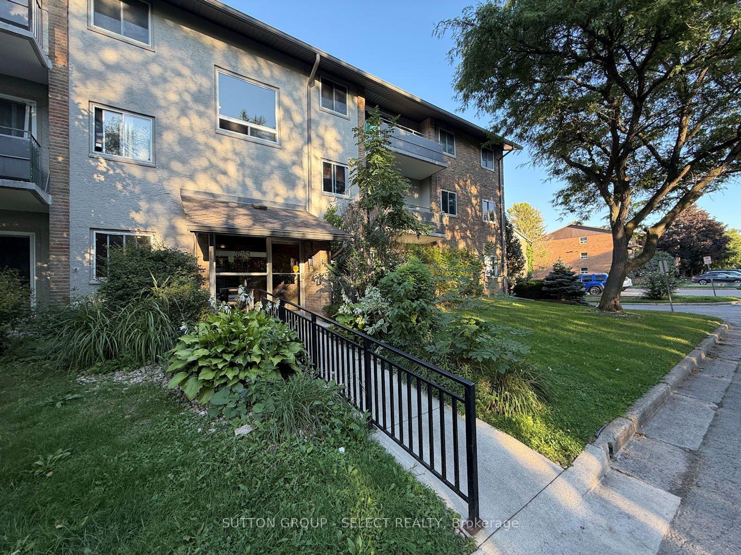 Photo of Unit 12, 675 Wonderland Road S
